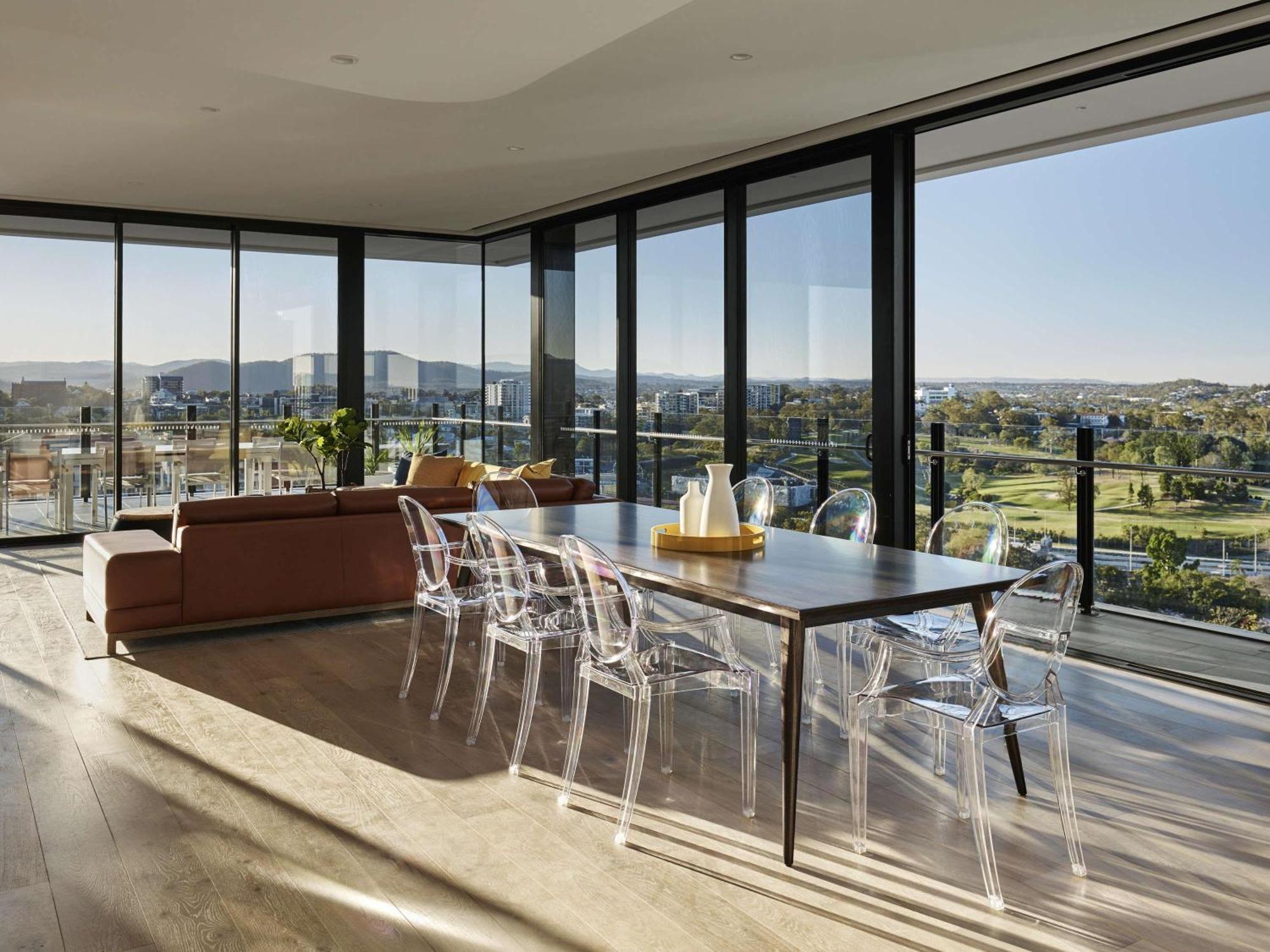 The Johnson - Art Series 4* Brisbane